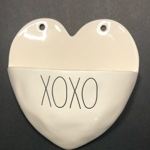 RAE‎ DUNN Pottery NEW wall planter Grow Love XOXO HEART